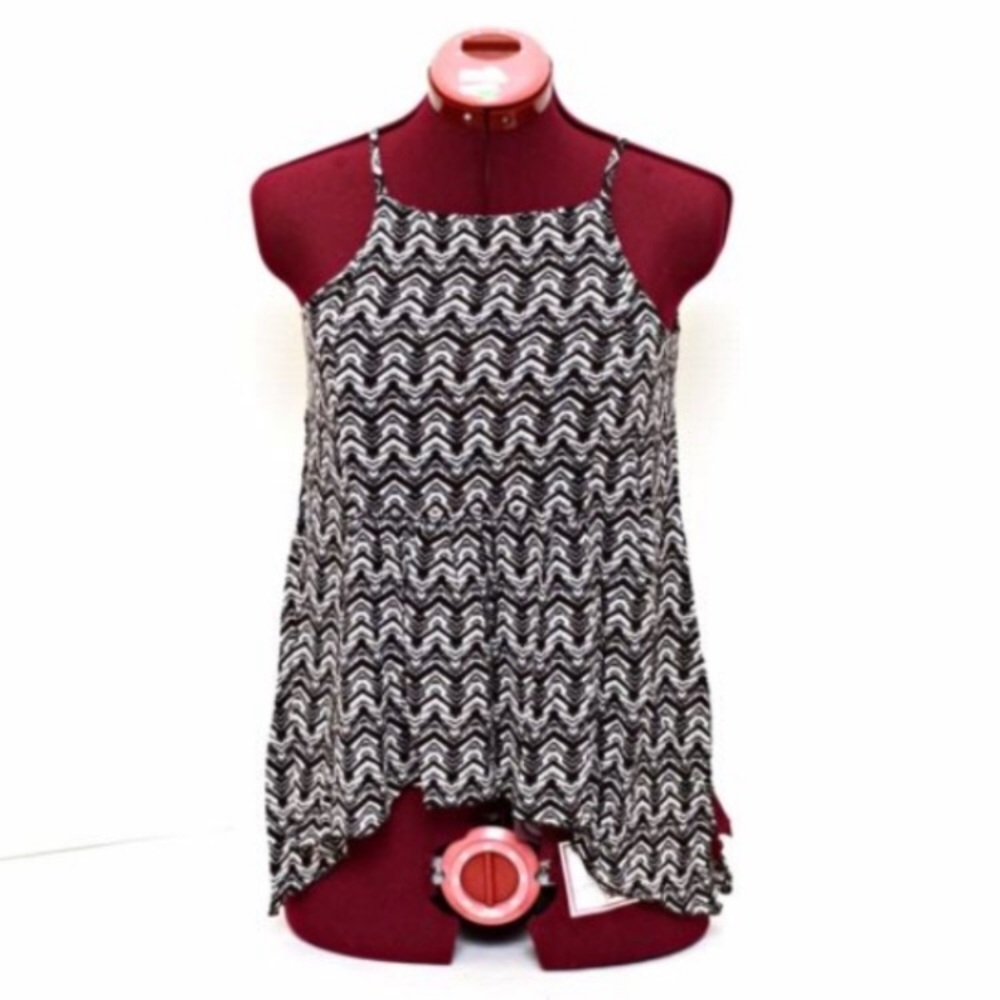 H&M Women’s black & white top 12-14